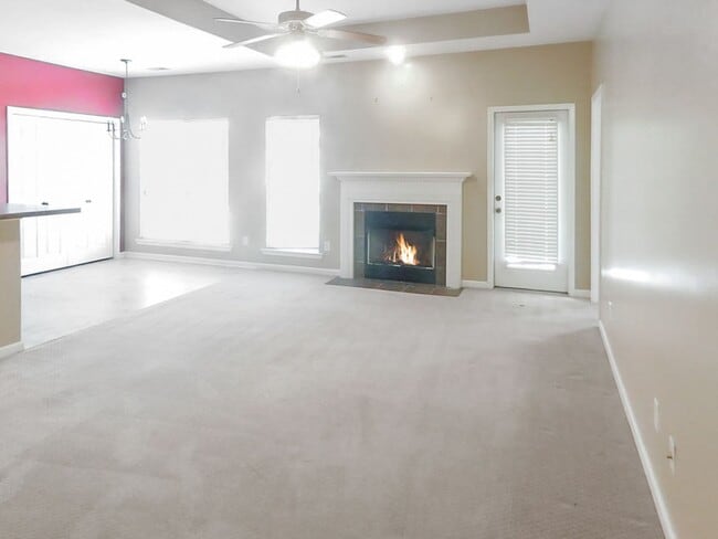 Building Photo - 308 Park Village Dr