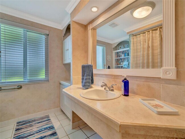 Building Photo - 10432 Sandpiper Rd W