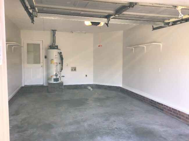 Building Photo - 2616 Burke Ln