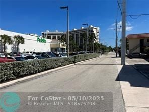 Building Photo - 4652 Poinciana St
