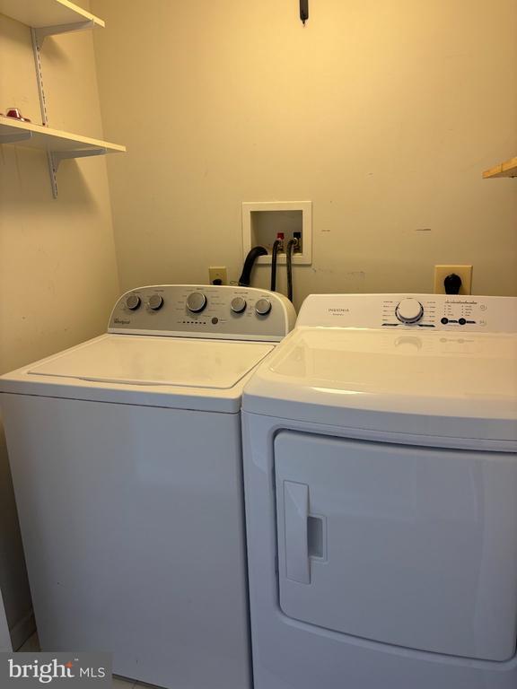Building Photo - 4220 Elm Ct