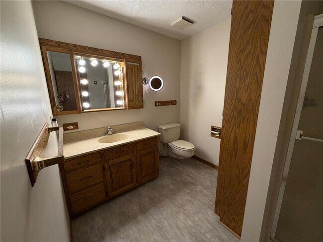 Building Photo - 314 5th St SW