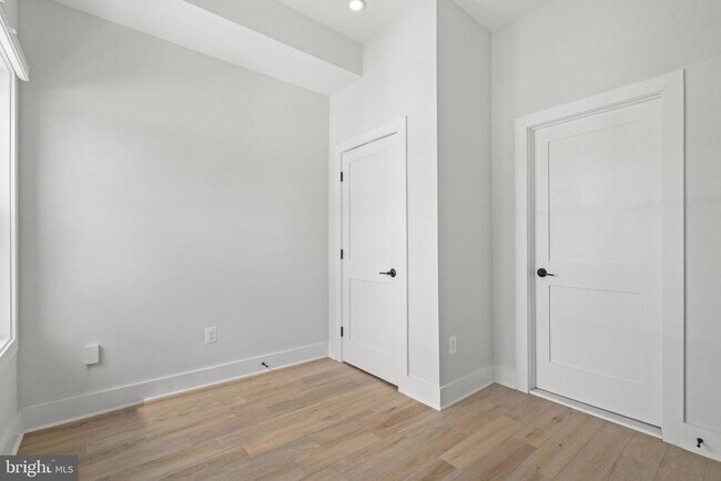 Building Photo - 1130 Penn St NE