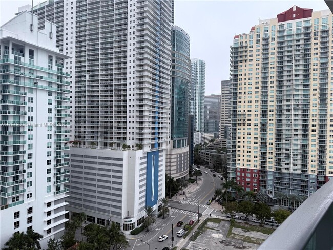 Building Photo - 1331 Brickell Bay Dr