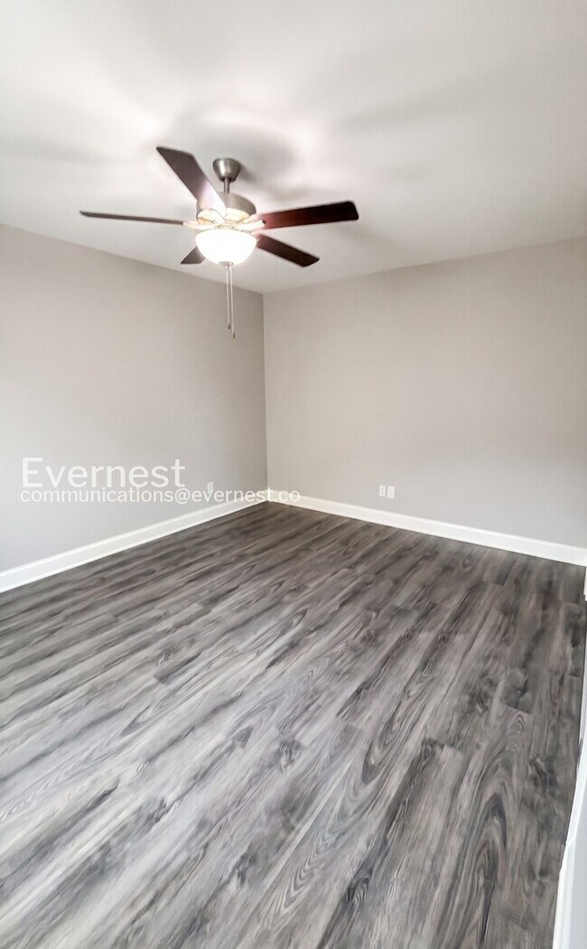 Building Photo - PROMO: 50% off the first month's rent! Adorable 3-Bedroom Home Near Downtown Chattanooga with 2-c...