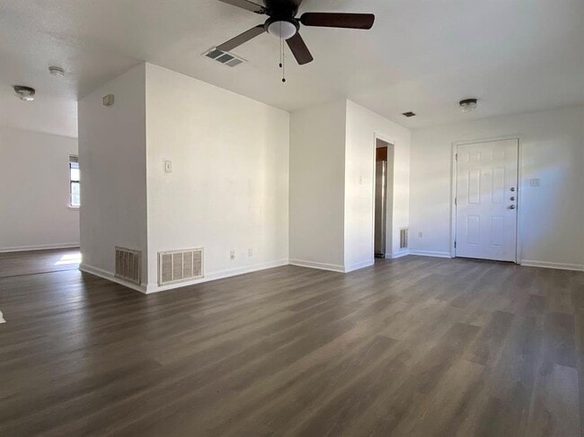 Building Photo - 5813 Signal Point