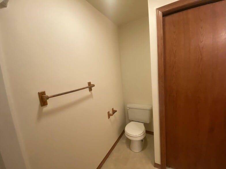 Building Photo - 903 Clarmar Dr