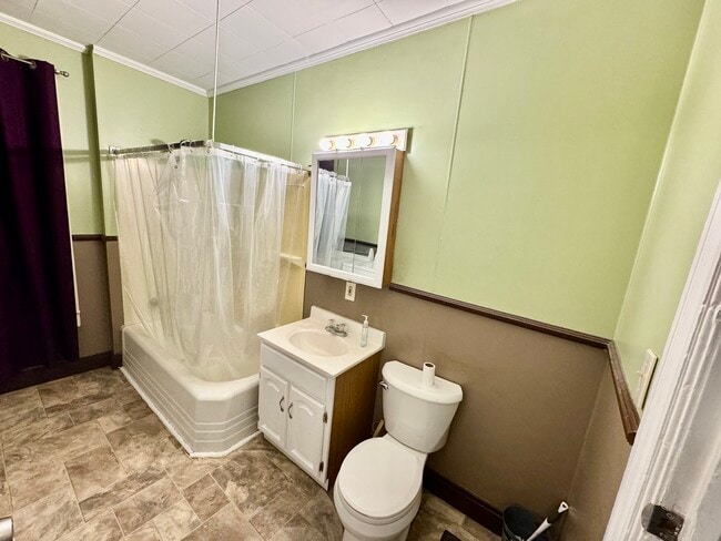 Building Photo - 1206 Maple St