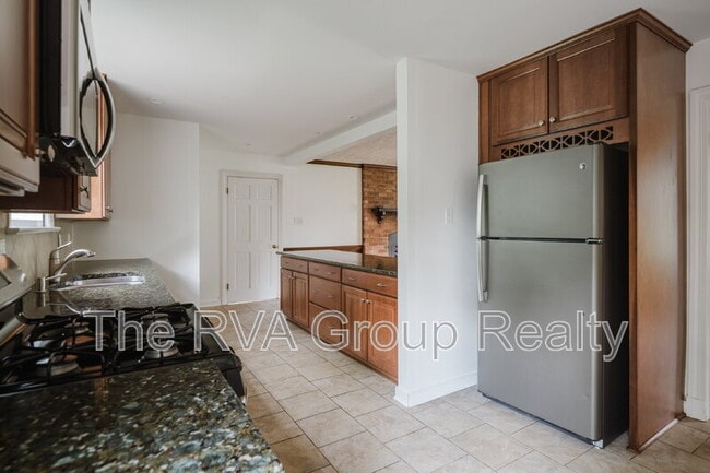 Building Photo - 10075 Aragon Dr