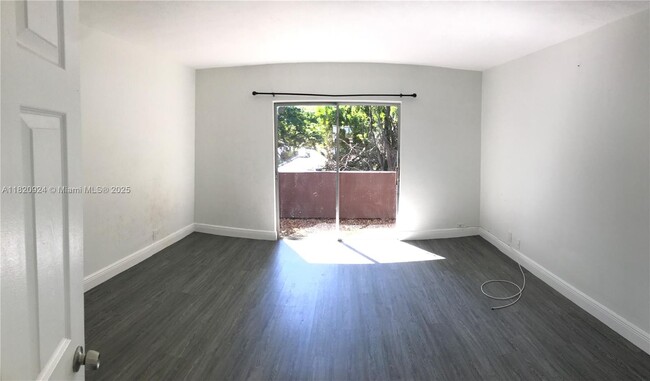 Building Photo - 2444 SW 58th Manor