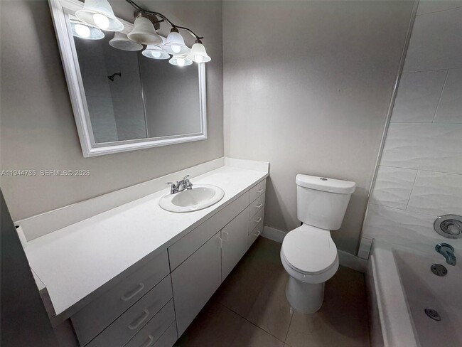 Building Photo - 9920 Jamaica Dr