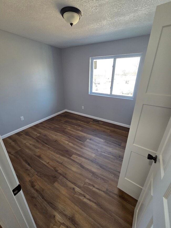 Building Photo - 4741 Welcome Ave N