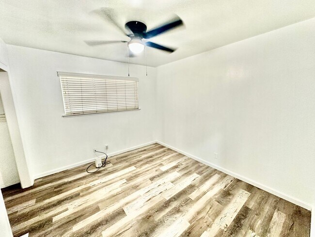 Building Photo - Charming Northwest Fresno 3/2