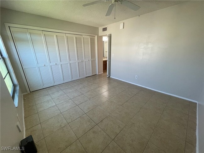 Building Photo - 3615 Boca Ciega Dr