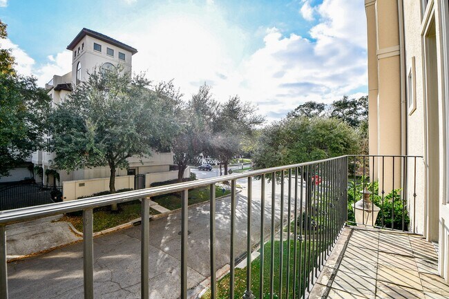 Building Photo - 2094 Brentwood Dr