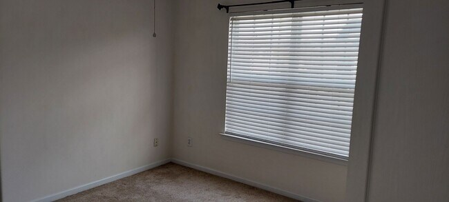 Building Photo - Bayberry Cove