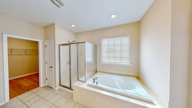 Building Photo - 8421 Cotton Press Rd