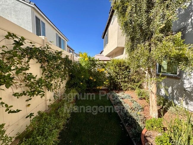 Building Photo - 25147 Hunter Ave