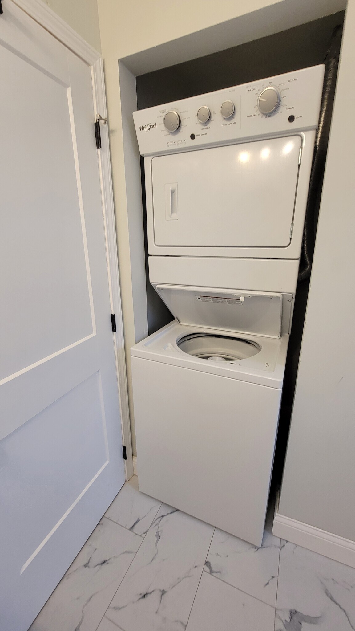 Building Photo - 5539 Holly Hills Ave