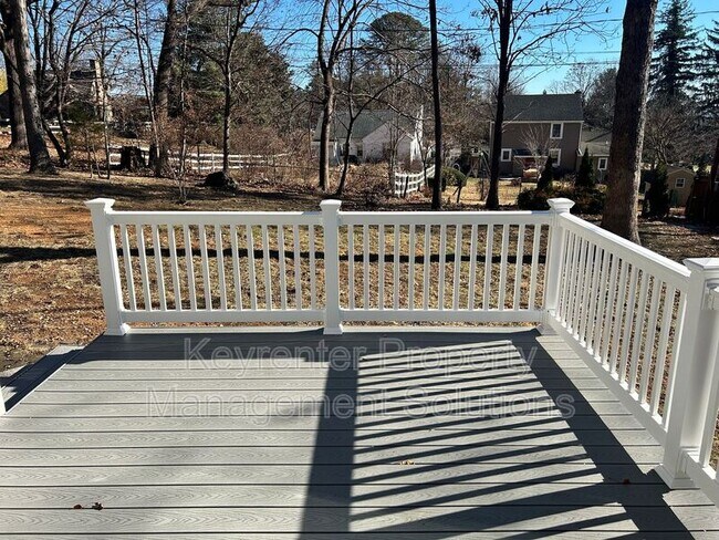 Building Photo - 33 Oak Ln