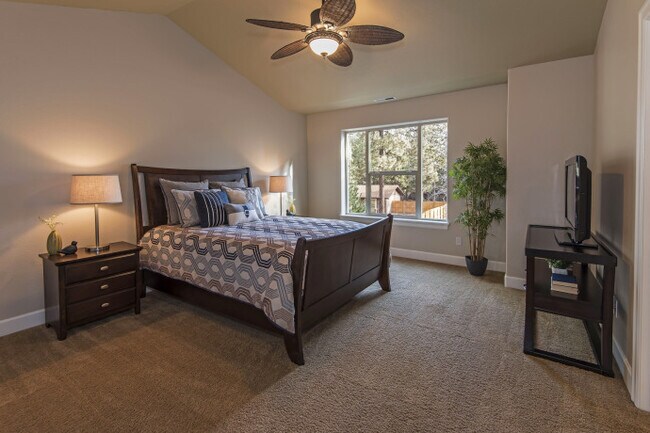 Building Photo - MOVE IN SPECIAL $500 OFF FIRST  MONTHS REN...