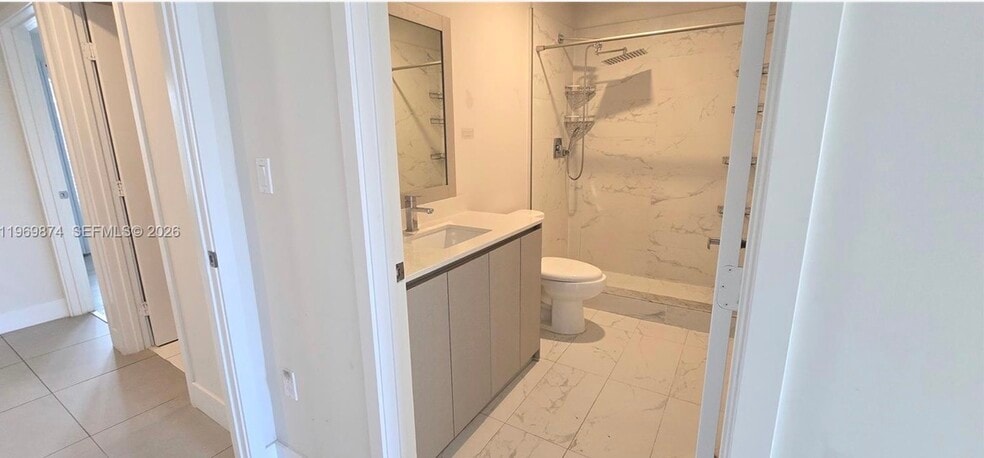 Building Photo - 2535 NE 193rd St