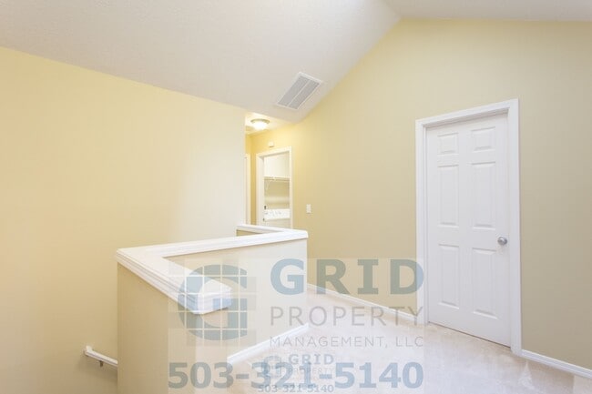 Building Photo - 1113 SE Alika Ave