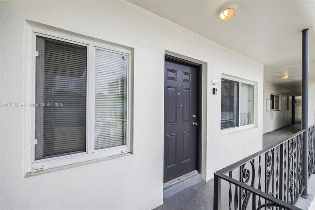 Building Photo - 520 NE 82nd Terrace