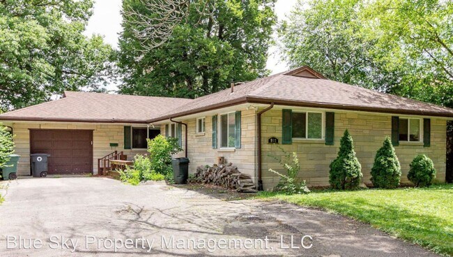 Primary Photo - 4 br, 3 bath House - 912 N. Warwick Rd.