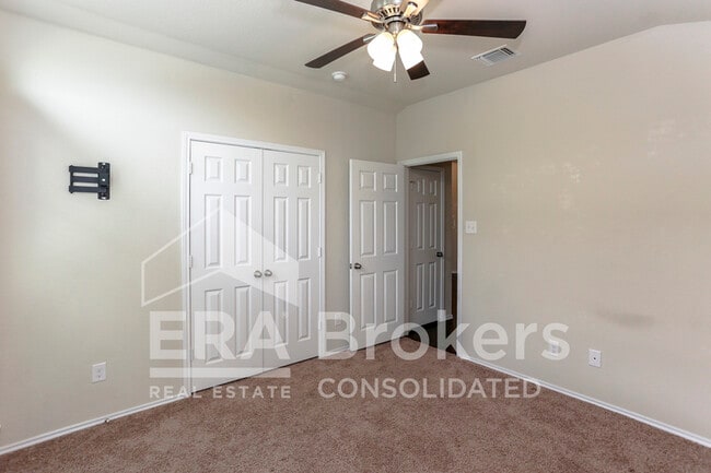 Building Photo - 1307 Stonewall Ridge