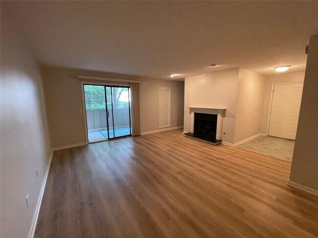 Building Photo - 1510 Wynnes Ridge Cir SE