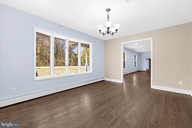 Building Photo - 7643 Paradise Beach Rd