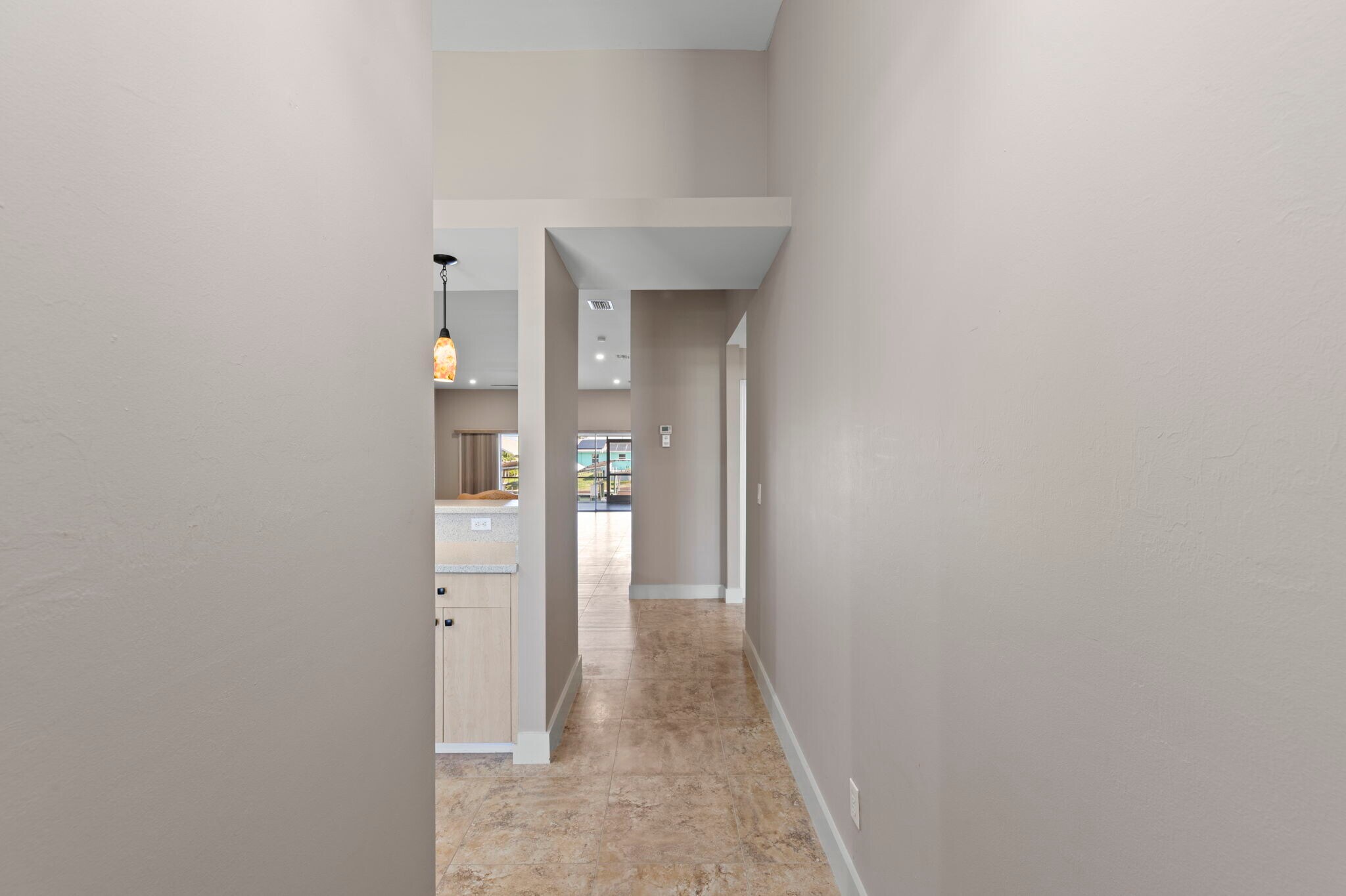 Building Photo - 409 SW 47th Ter