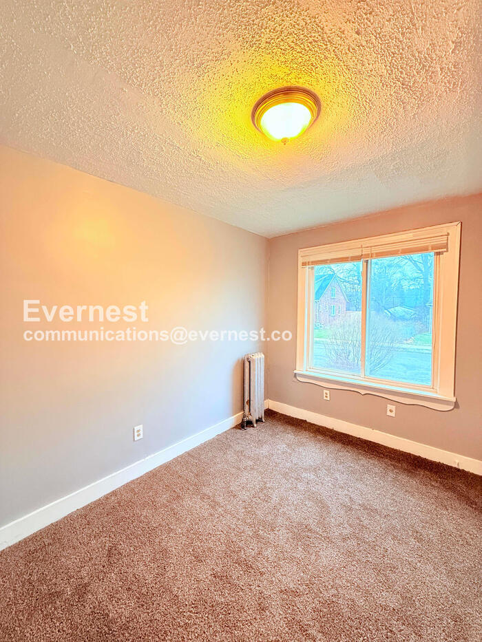 Building Photo - 8000 Pilgrim St