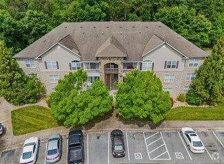 Building Photo - 7106 W Friendly Ave