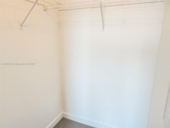 Building Photo - 501 NE 31st St
