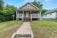 Building Photo - Charming House Close To SEMO