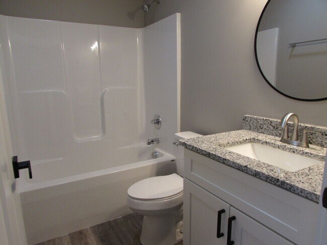 Building Photo - Brand new 3 bed/2.5 bath duplex located in the east side of Lincolnton