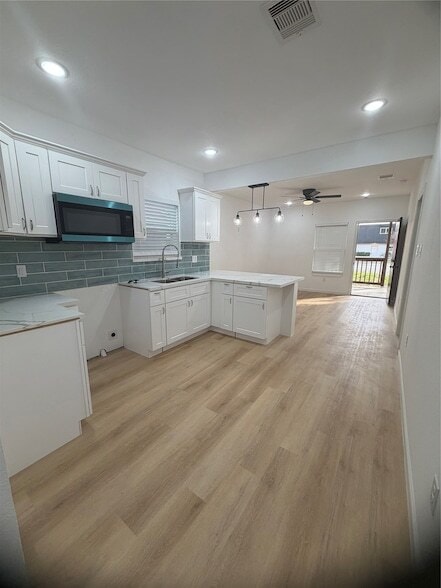 Building Photo - 711 Staitti St