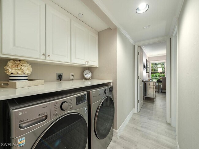 Building Photo - 6080 Pelican Bay Blvd