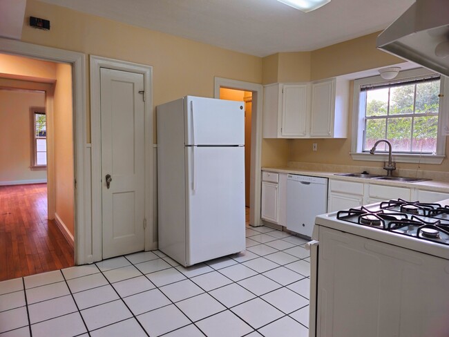 Building Photo - 2247 South Blvd