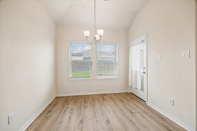 Building Photo - 10750 Nyla Spring St
