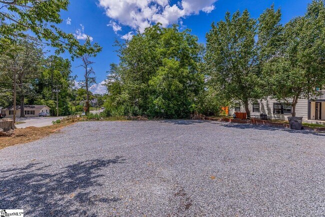 Building Photo - 536 Peronneau St