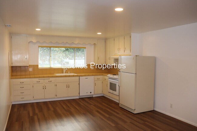Building Photo - Wonderful three bedroom home next to Hartnell Park