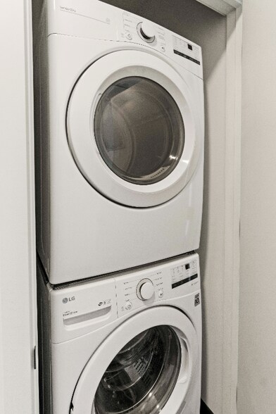 Building Photo - 1415 W Randolph St