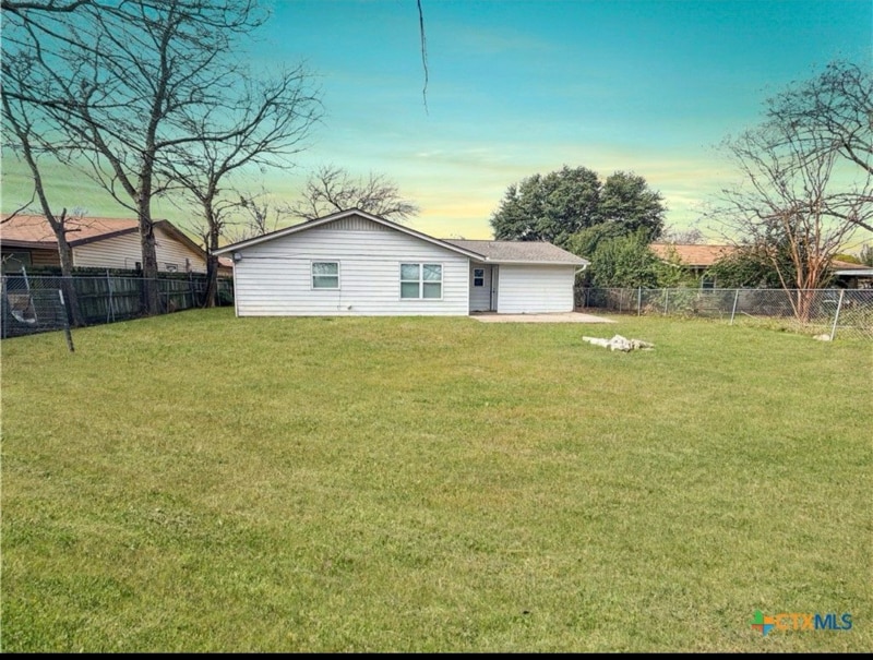 Building Photo - 1810 Clarawood Dr