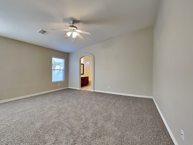 Building Photo - 4921 Sapphire Light St