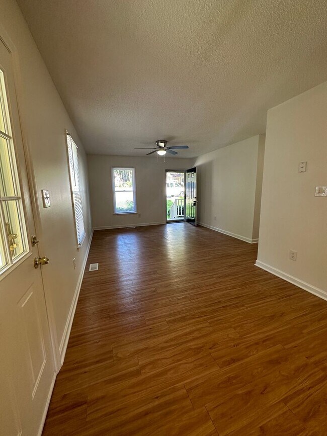 Building Photo - 3 bedroom close to Downtown Wendell