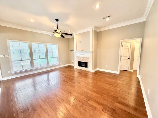 Building Photo - 12483 Fairhope Way