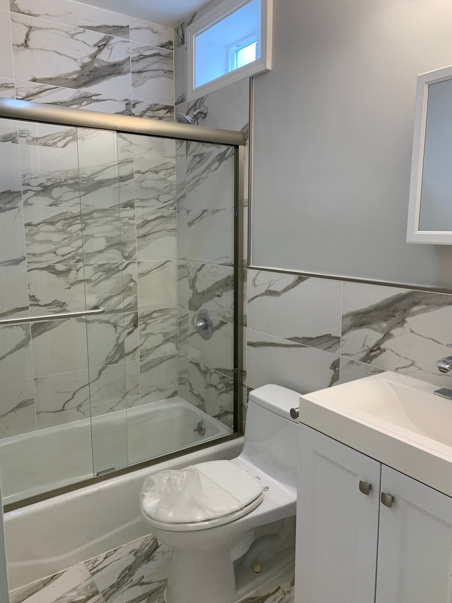 Building Photo - 806 42nd Ave